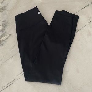 Black lululemon wonder under (25” inseam)